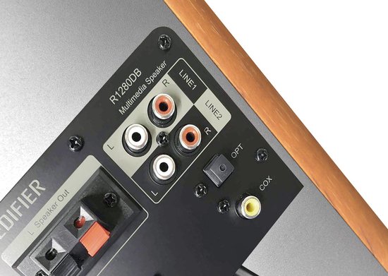 Achterkant van een Edifier R1280DB multimedia luidspreker met aansluitingen: R, L, Line 1, Line 2, OPT, COX.