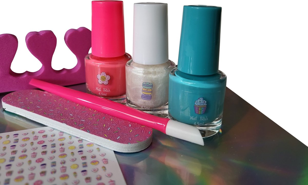 I love my style - manicure set - 3x nagellak 4,5 ml - roze - wit - blauw - vijl - stickers donuts en hartjes 132 stuks - tenenspreider - manicurestick