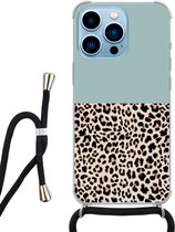 Hoesje met koord - Geschikt voor iPhone 13 Pro Max - Luipaard mint - Verstelbaar zwart koord - Transparant, Blauw - Luipaardprint - Leuke Telefoonhoesjes