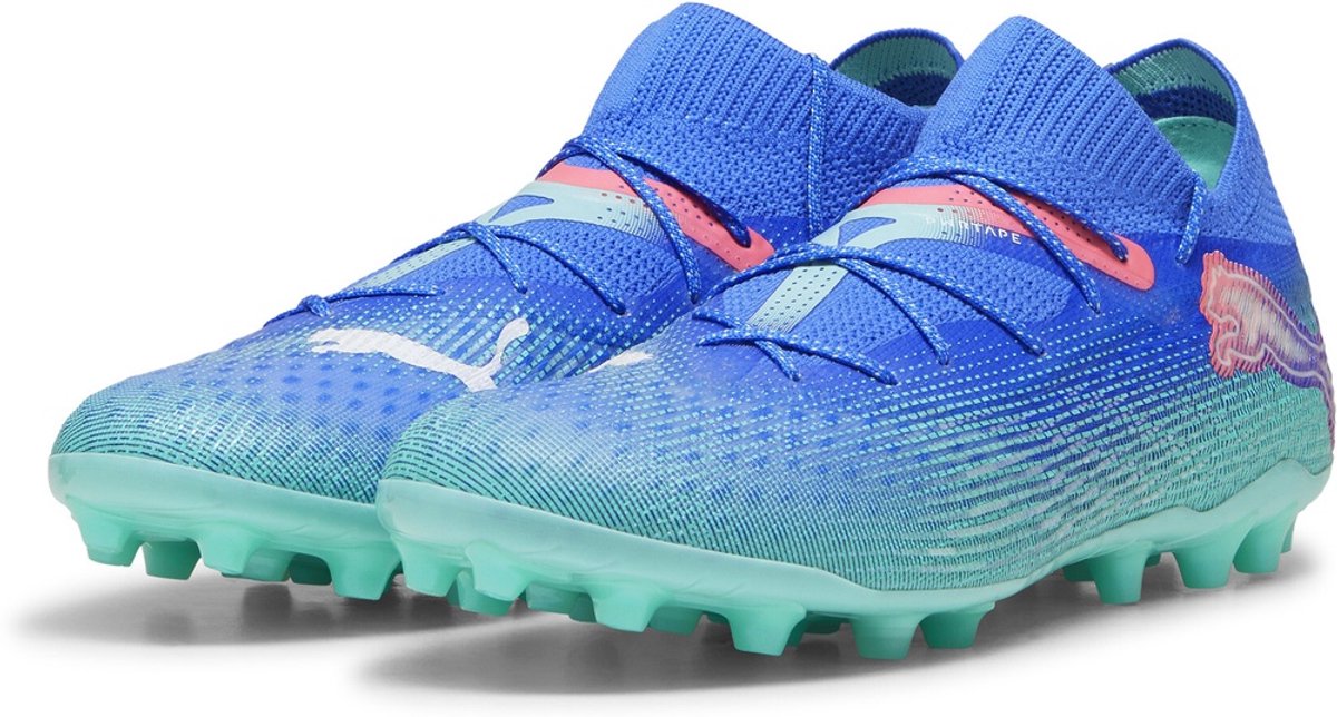 Puma voetbal schoenen FUTURE 7 Ultimate MG, blauw met mintgroene details en elastisch bovenmateriaal, maat 43.