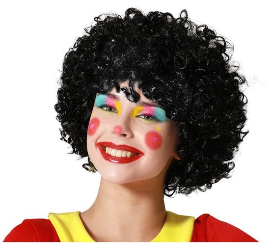 Zwarte krulpruik voor volwassenen, gedragen met clown make-up.