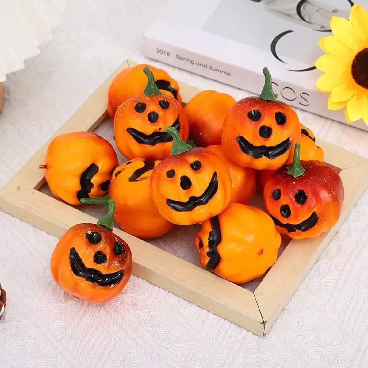 Daity 12-pack - Halloween-pompoendecoraties, gesimuleerde smiley-gezichtspompoenmodellen, mini-pompoendecoraties, geschikt voor thuisfeest- en slaapkamerdecoraties