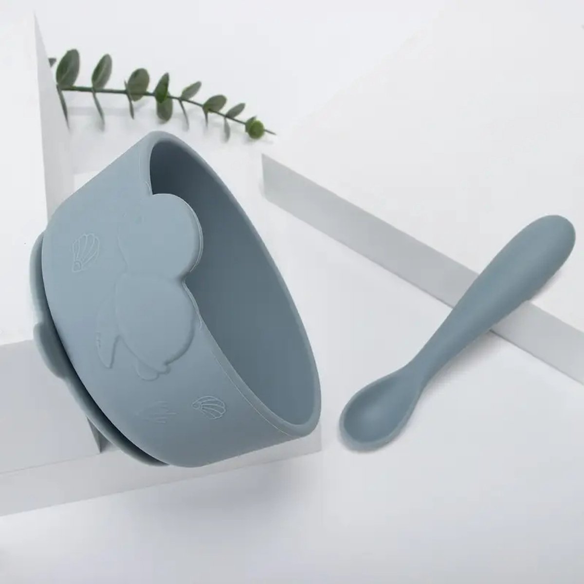 Siliconen Bakje Baby - Blauwgrijs - Met Lepel - Zuignap - BPA-vrij - Leuk Als Kraamcadeau
