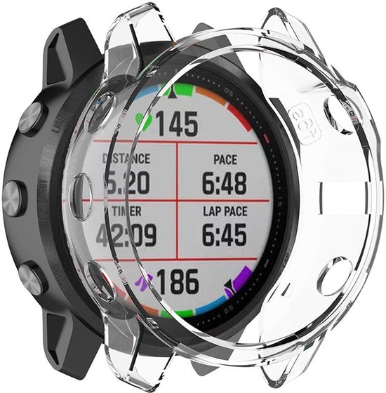 Zwarte smartwatch met transparante beschermhoes, het scherm toont sportgegevens.