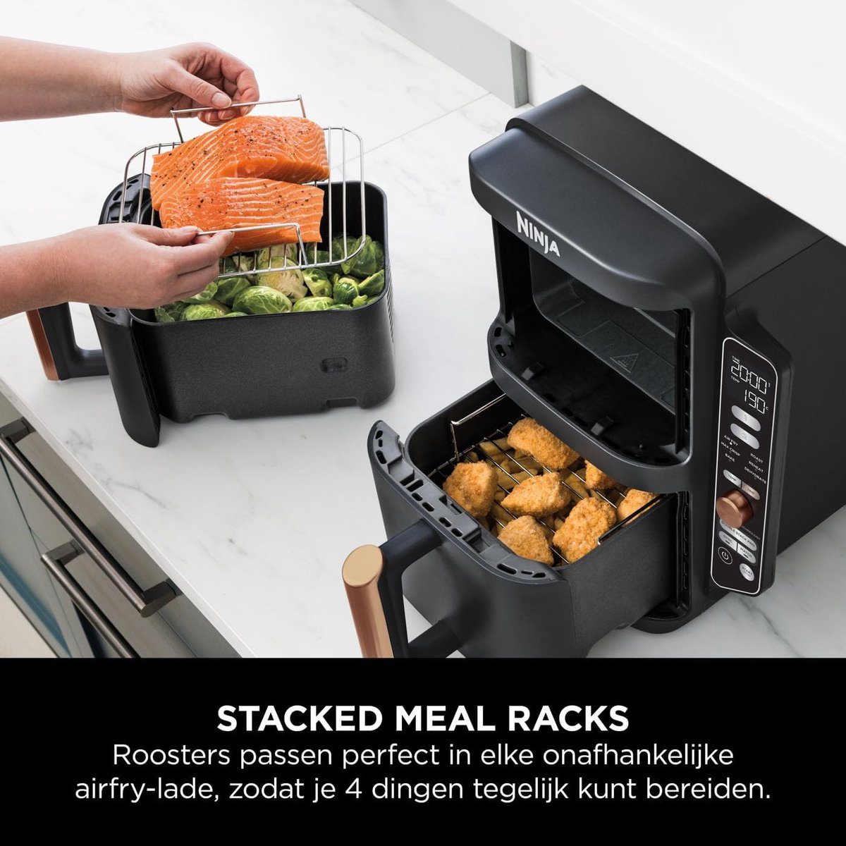 Afbeelding 3 van Ninja Double Stack XL Airfryer (SL400EUCP) – 9,5L – Verticale Airfryer met 2 Lades & 4 Bereidingsniveaus – Ruimtebesparend – 6 Functies – Incl. Tang – 8 Porties