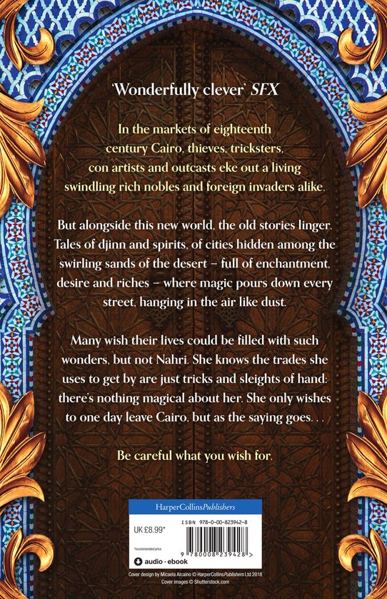 Boek met decoratieve gouden ornamenten en blauwe mozaïekrand. Beschrijft een verhaal over Caïro, djinn en woestijnsteden.