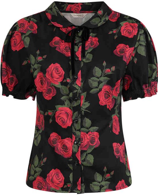 Blouse noire à motif de roses rouges, avec un col, un nœud et des boutons.