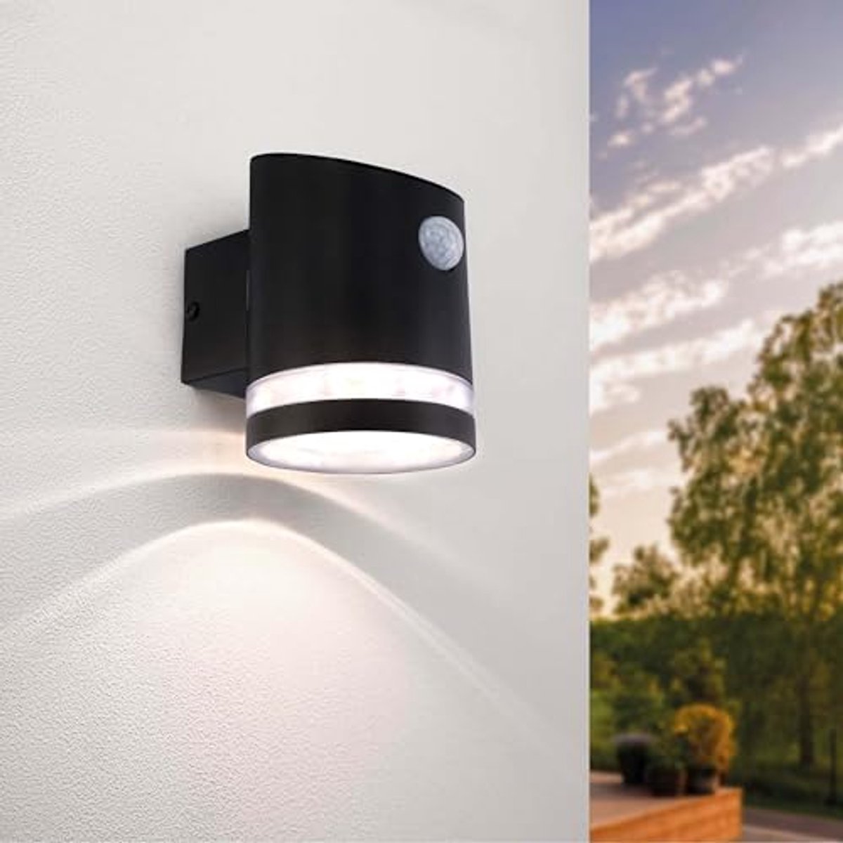 Zonne-energie LED Wandlamp met Bewegingssensor - 3000K, IP44, Zwart - Tuinverlichting en Sfeerverlichting