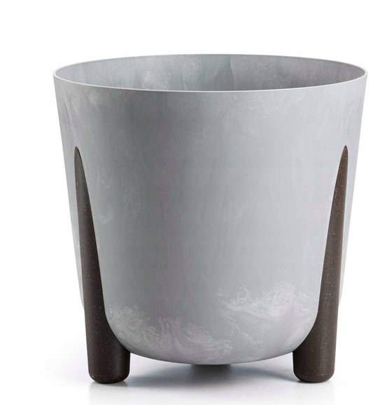 Grijze bloempot met betonlook en bruine poten.