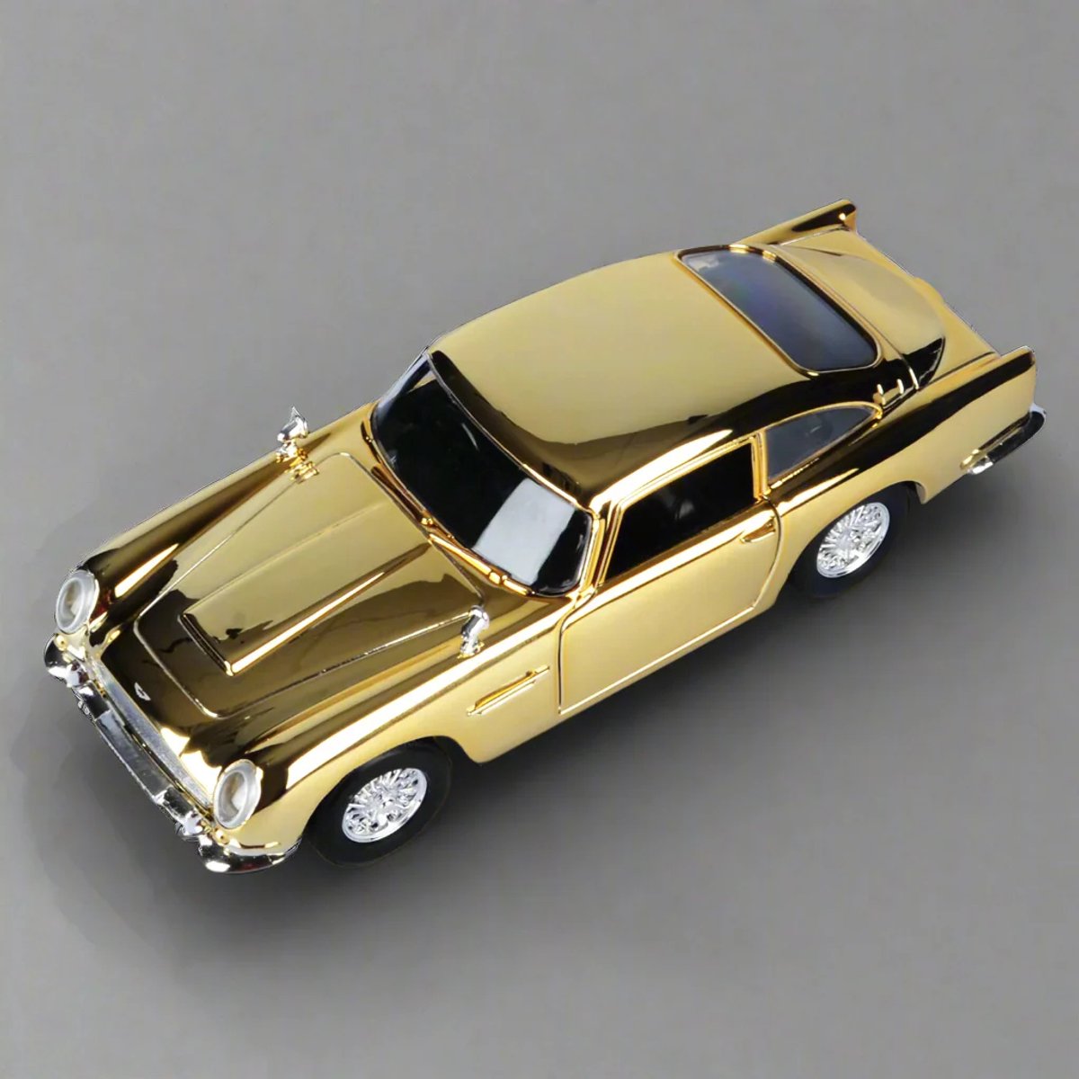 James Bond - Aston Martin DB5 - Limited Gold Edition - Motor Max - Schaal 1:24