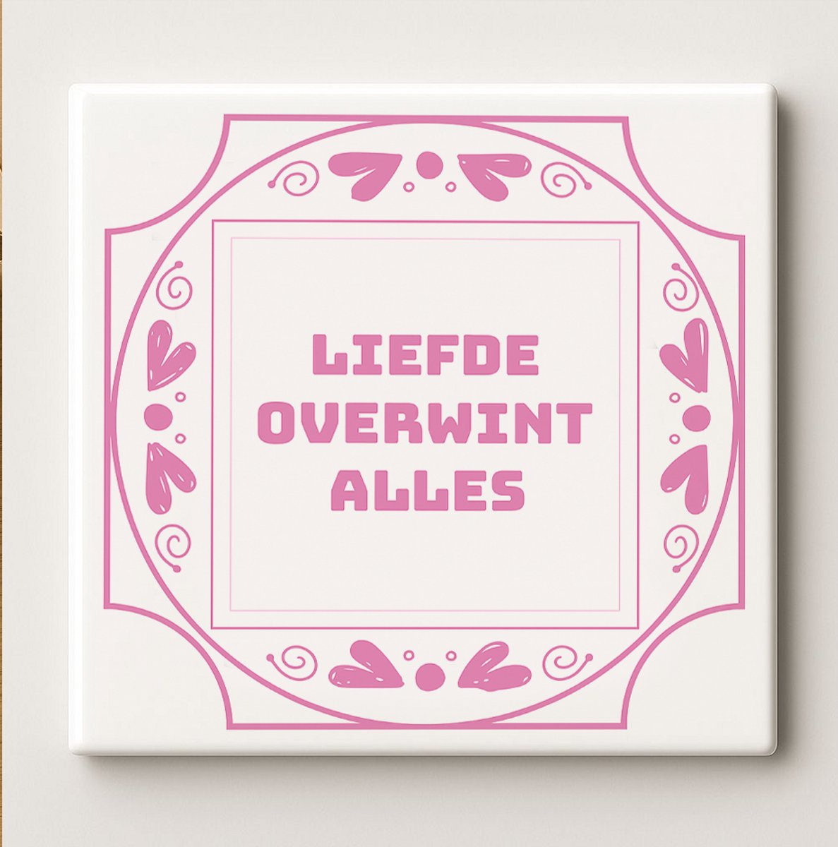 Nevolis Liefde Overwint Alles Tegel 15x15cm – Romantische Roze Keramische Wanddecoratie – Inspirerende Huisdecoratie – Perfect Cadeau voor Stellen Multi Color