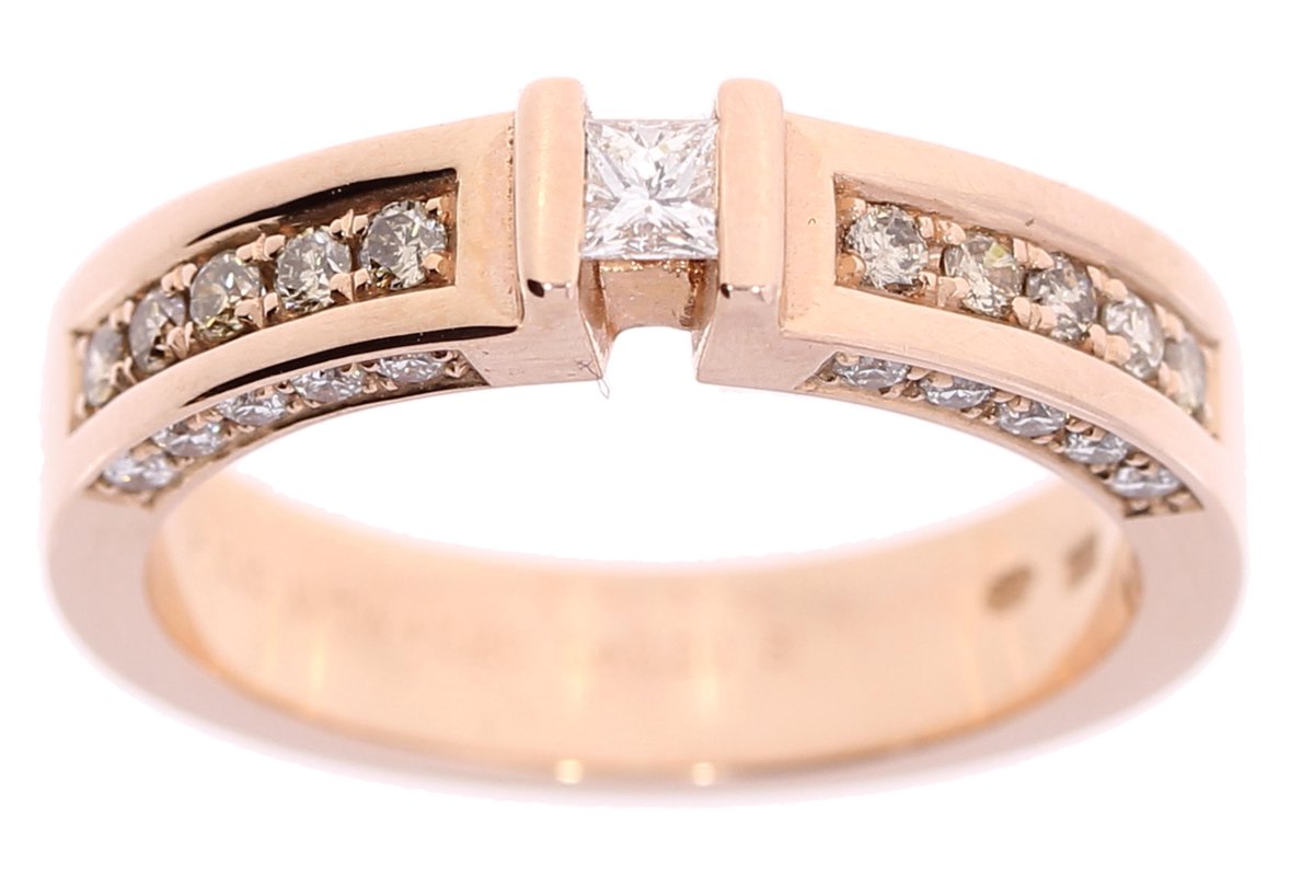 R&C – model Adora - roségouden - dames ring - 14 karaat – diamant 0.50 crt totaal - Gewicht 5.3 gram uitverkoop Juwelier Verlinden St. Hubert – van €1995,= voor €1395,=