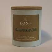 LONT candles - sojawas geurkaars - Cinnamon bun - kaneel, myrrh / cedarwood, amber - vrij van chemicaliën en ftalaten - handgemaakt - wit - 520 gram