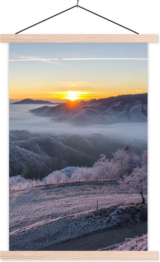 Porte-affiche avec affiche - Affiche scolaire - Hiver - Montagnes - Soleil - Soirée - 40x60 cm - Lattes vierges