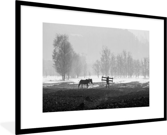 Fotolijst incl. Poster - Paard - Boerderij - Sneeuw - 90x60 cm - Posterlijst