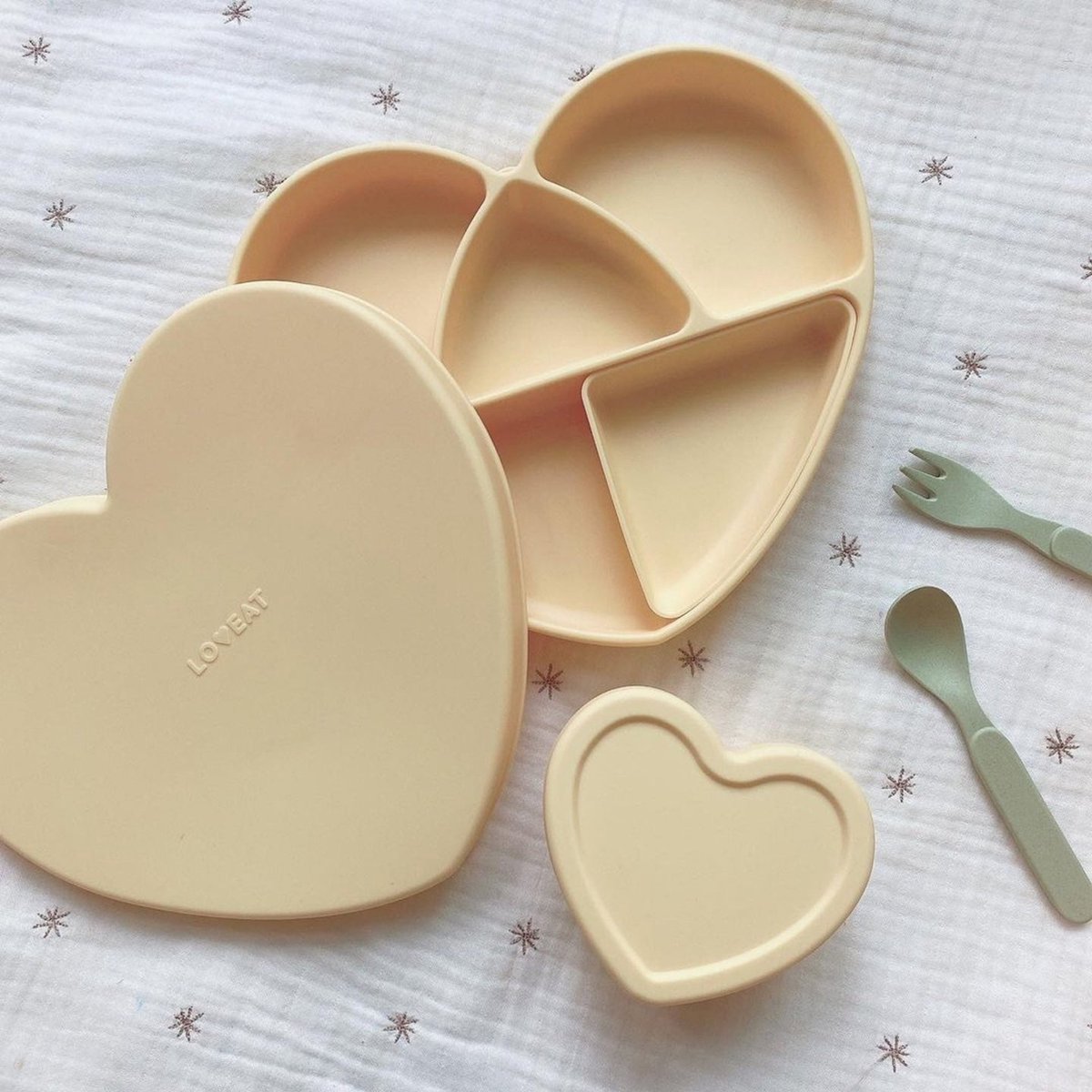 Loveat Heart Suction Plate with Inner plate & Lid [Korean Products]