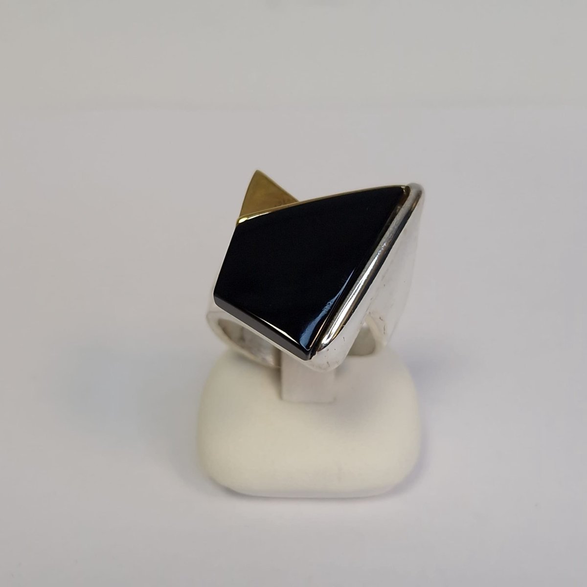 Zilveren ring - ring zilver - dames - verguld - onyx - 925 dz - uitverkoop Juwelier Verlinden St. Hubert – van €279,= voor €199,=