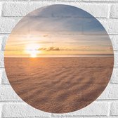 Muursticker Cirkel - Close up van het Strand met Mooie Zonsondergang - 50x50 cm Foto op Muursticker