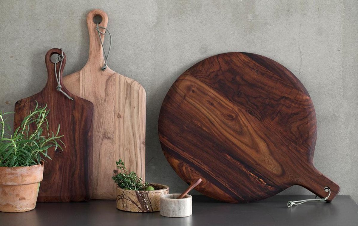 Stuff Design ronde houten plank met opstaand randje, handvat en koord