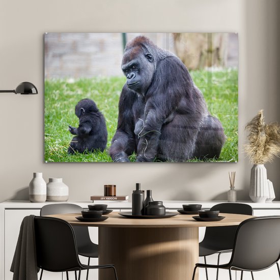 Un grand Gorilla avec son bébé en plexiglas 120x80 cm - Tirage photo sur Glas (décoration murale en plexiglas)