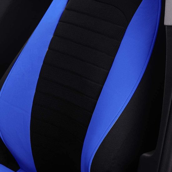 Detail van een zwarte autostoelhoes met een diagonale blauwe band en geribbelde textuur.