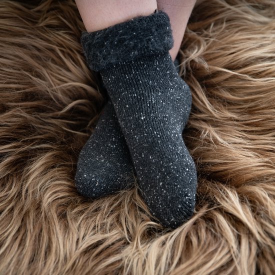 Warme winter sokken dames - set van 2 paar - maat 36-40 - wol - gevoerd - damessokken - huissokken - zwart - lichtgrijs - cadeautip - Merkloos