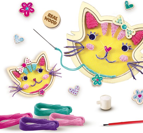 SES - Borduren op tule - katten thema - borduurringen van echt hout - 4 kleuren borduurgaren - met glitter stickers voor de details - SES