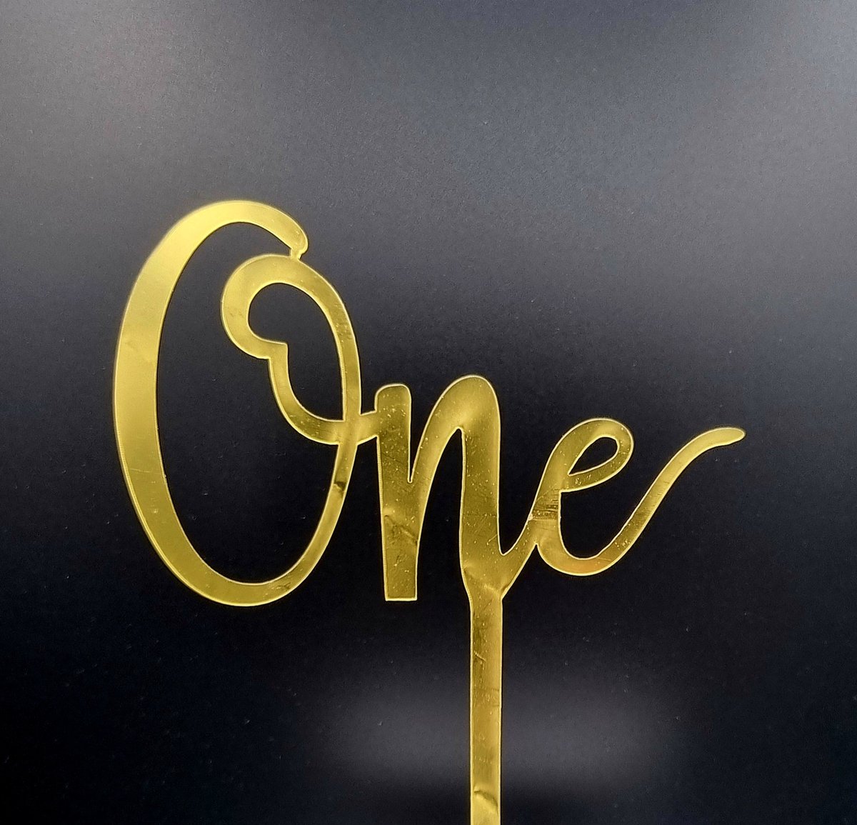One (1) - Taart Topper - Acryl - Goud - 1e verjaardag - cakesmash