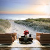 Fotobehangkoning - Behang - Vliesbehang - Fotobehang Strandpad - Zee - Strand - 400 x 280 cm