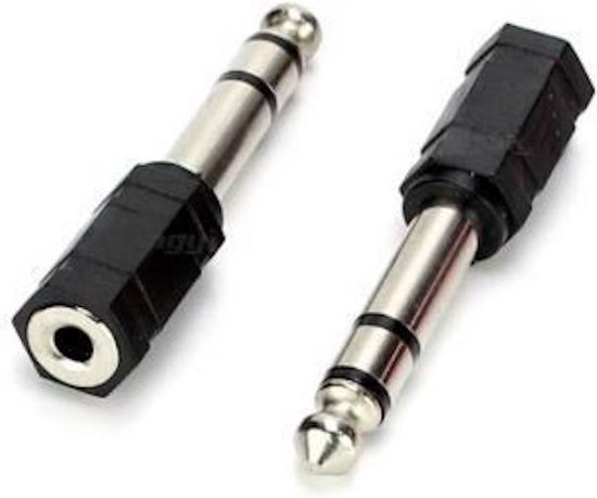 Twee audio adapters: een met een 3.5mm ingang en een met een 6.35mm plug.