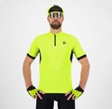Man met baard in een fluoriserend geel fietsshirt met korte mouwen, zwarte zijkanten, zwarte handschoenen, zwarte fietsbroek en een zwarte pet met 'Rogelli' logo.
