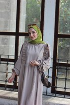 Nur Boutique Abaya Eflin - Creme/Beige - maat 36-48 (one size) - Islamitische kleding - Bedekte kleding - Gebedskleding - Moslima