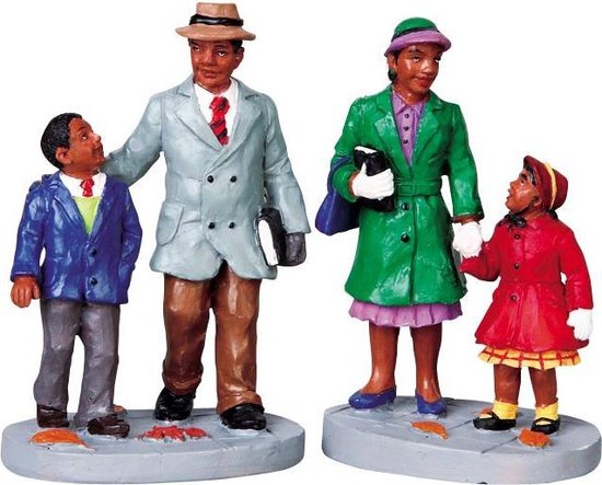 Lemax - Going To Church - Set Of 2