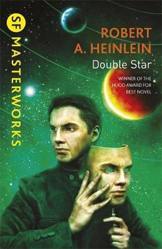 Boekomslag van 'Double Star' door Robert A. Heinlein, met een man die een masker draagt tegen een sterrenhemel.
