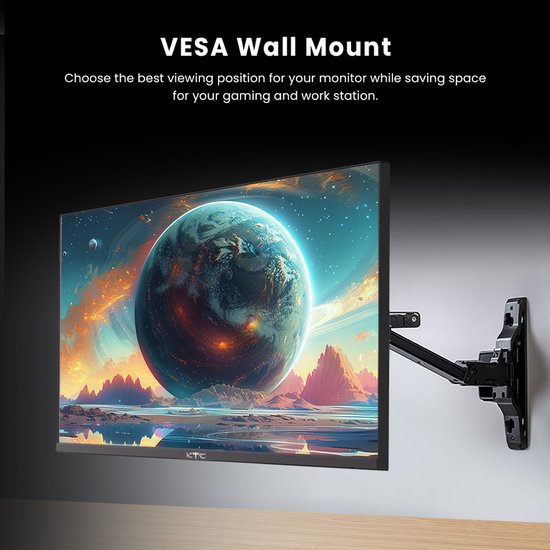 KTC-monitor gemonteerd op een zwenkarm aan de muur, met een afbeelding van een planeet op het scherm.
