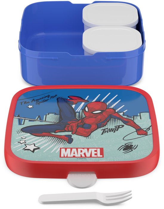Boîte à lunch bleue ouverte avec deux compartiments blancs. Couvercle avec Spiderman, texte 'The Amazing Spiderman' et logo Marvel. Inclut une fourchette blanche.