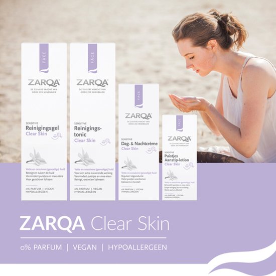 ZARQA Clear Skin aanbieding met een vrouw in de achtergrond. Drie flessen reinigingsgel en een dag & nachtcrème.
