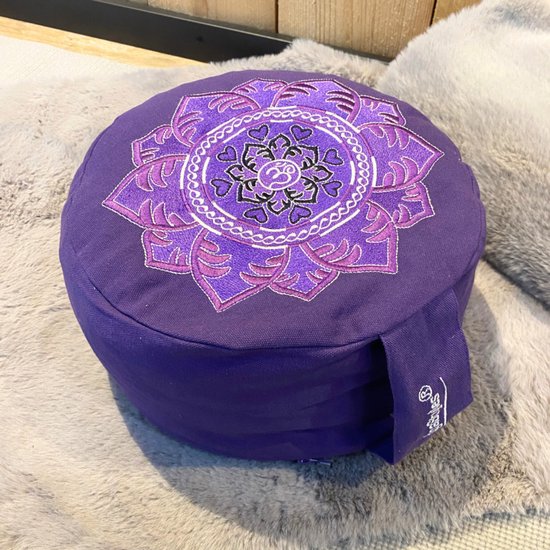 YogaStyles Design Meditatiekussen rond - Paars met Lotus en Ohm van YogaStyles — afbeelding 2