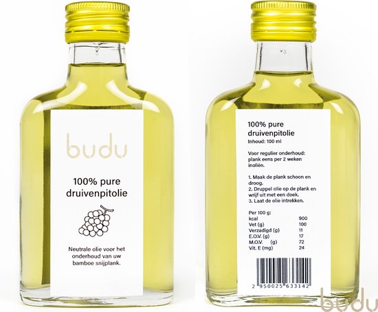 Voorkant en achterkant van een flesje budu 100% pure druivenpitolie.