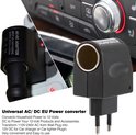 Zwarte AC/DC adapter met EU stekker en sigarettenaansteker poort, in gebruik bij een auto dashboard.