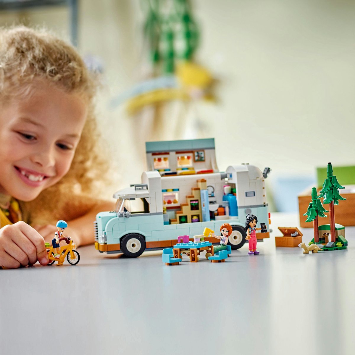 LEGO Friends Camperavontuur met vrienden - 42663 — afbeelding 5