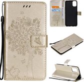 Voor LG K42 Tree & Cat Pattern Pressed Printing Horizontale Flip PU Leather Case met Houder & Kaartsleuven & Portemonnee & Lanyard (Goud)