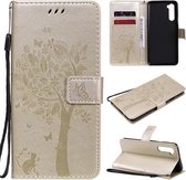 Voor OnePlus Nord Tree & Cat Pattern Pressed Printing Horizontale Flip PU lederen hoes met houder & kaartsleuven & portemonnee & lanyard (goud)