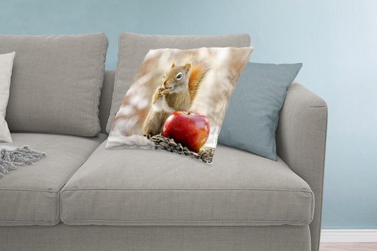 Coussins Coussins décoratifs - Coussin - Un écureuil appréciant sa nourriture en hiver - 60x60 cm - Coussin en coton