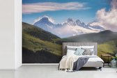Behang - Fotobehang Landschap bij de besneeuwde Schilthorn in Zwitserland - Breedte 450 cm x hoogte 300 cm