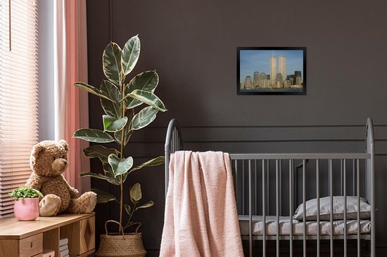 Poster in lijst - Fotolijst 30x20 cm - Posters - In het midden het het World trade center onder een helderblauwe lucht - Posterlijst zwart - Decoratie - Wanddecoratie woonkamer - Muurdecoratie slaapkamer