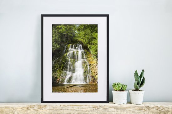 Photo en cadre - Cascade du Parc National de Forillon en Amérique Cadre photo noir avec passe-partout blanc petit 30x40 cm - Affiche sous cadre (Décoration murale salon / chambre)