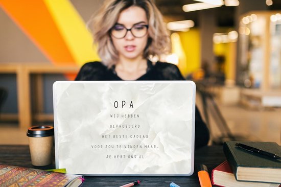 Laptop sticker - 15.6 inch - Opa - Spreuken - Het beste cadeau - Quotes - 36x27,5cm - Laptopstickers - Laptop skin - Cover