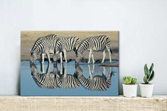 Canvas schilderij 30x20 cm - Wanddecoratie Zebra - Water - Reflectie - Savanne - Muurdecoratie woonkamer - Slaapkamer decoratie - Kamer accessoires - Schilderijen op canvas