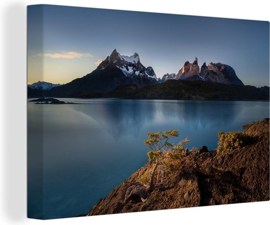Canvas Schilderij Meer - Berg - Patagonië - 120x80 cm - Wanddecoratie